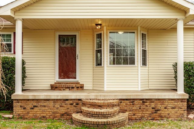 410 Frog Pond Cemetery Rd, Lafayette, TN 37083