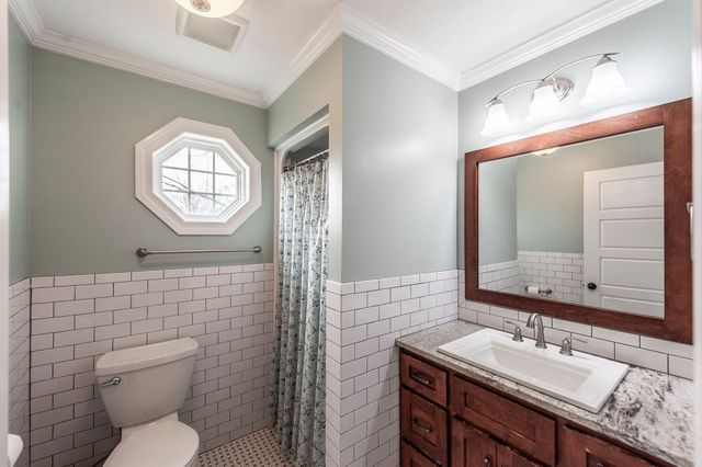 410 Frog Pond Cemetery Rd, Lafayette, TN 37083