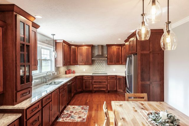 410 Frog Pond Cemetery Rd, Lafayette, TN 37083