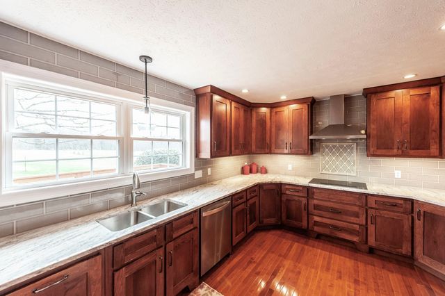 410 Frog Pond Cemetery Rd, Lafayette, TN 37083