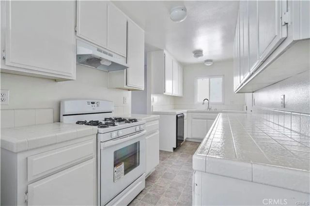 334 Palm Drive, Hermosa Beach, CA 90254