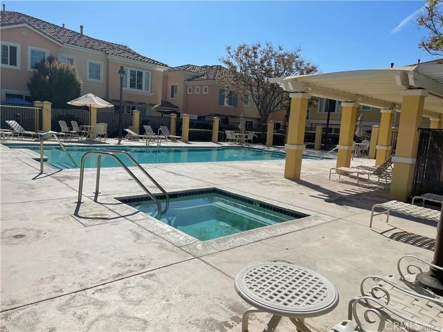 4164 Terraza Way B, Simi Valley, CA 93063