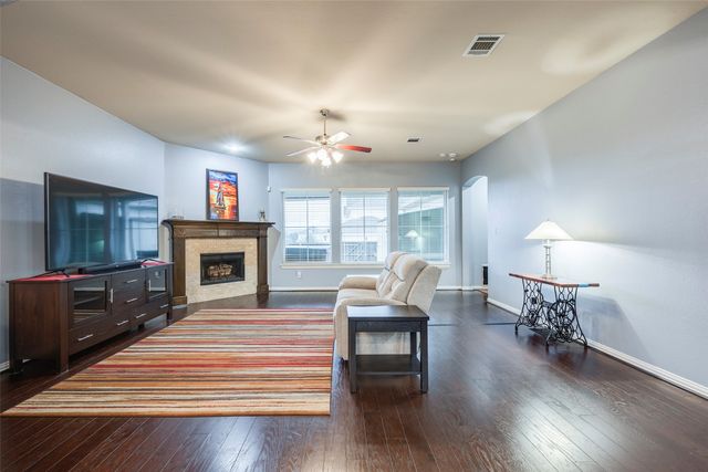 6920 Kingdom Estates Drive, Dallas, TX 75236