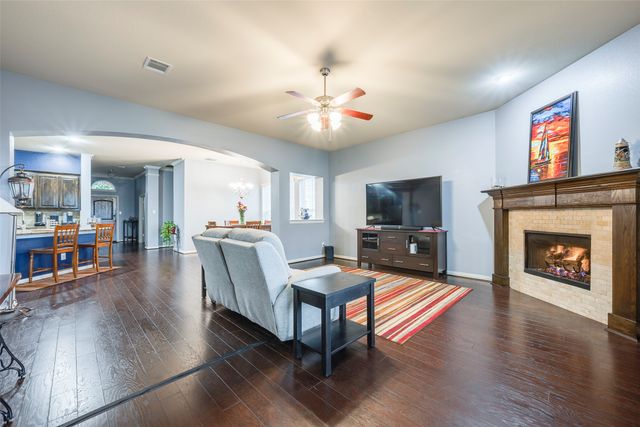 6920 Kingdom Estates Drive, Dallas, TX 75236