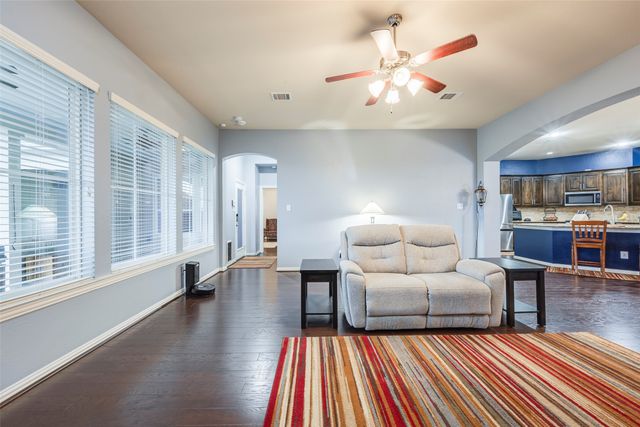 6920 Kingdom Estates Drive, Dallas, TX 75236