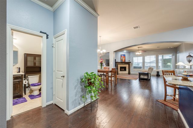 6920 Kingdom Estates Drive, Dallas, TX 75236