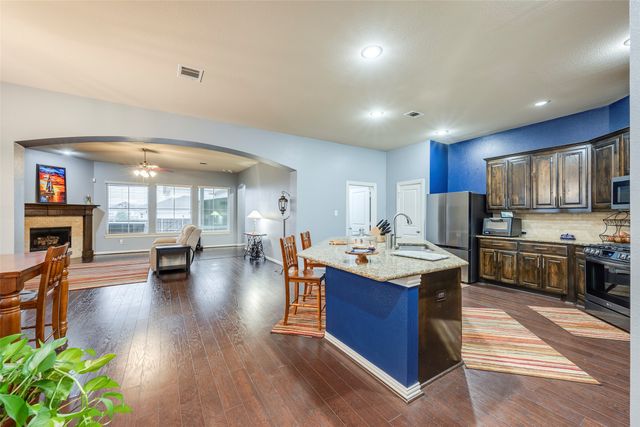 6920 Kingdom Estates Drive, Dallas, TX 75236