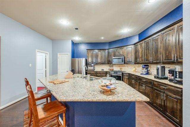 6920 Kingdom Estates Drive, Dallas, TX 75236