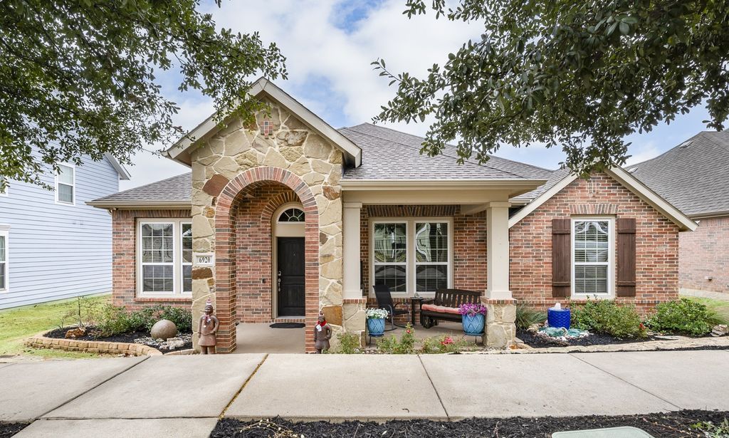 6920 Kingdom Estates Drive, Dallas, TX 75236