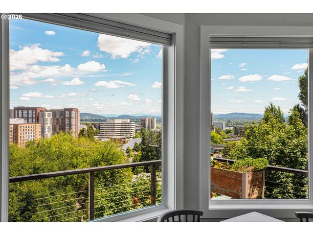 1240 Sw CARDINELL Way, Portland, OR 97201