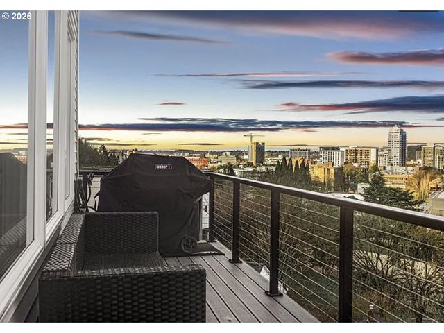 1240 Sw CARDINELL Way, Portland, OR 97201