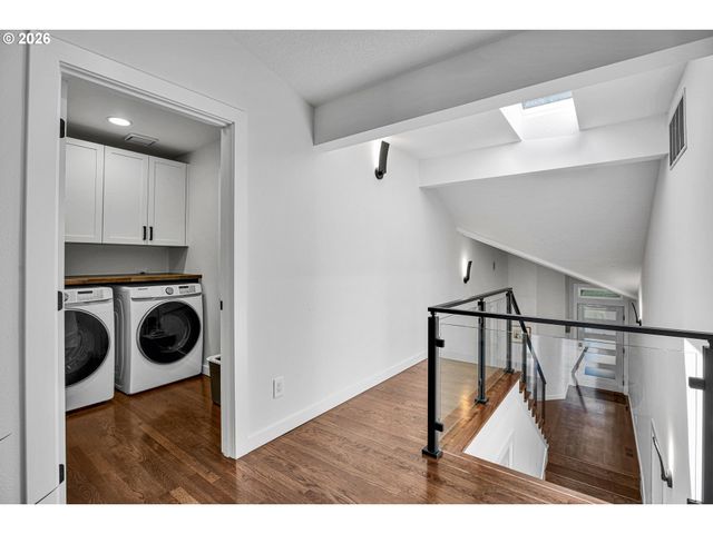 1240 Sw CARDINELL Way, Portland, OR 97201