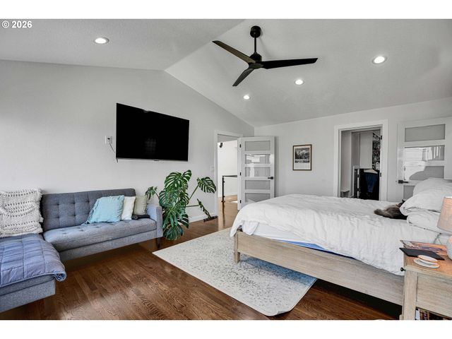 1240 Sw CARDINELL Way, Portland, OR 97201