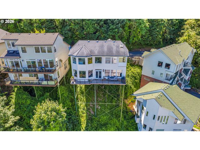 1240 Sw CARDINELL Way, Portland, OR 97201