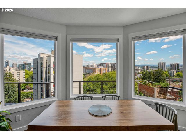 1240 Sw CARDINELL Way, Portland, OR 97201