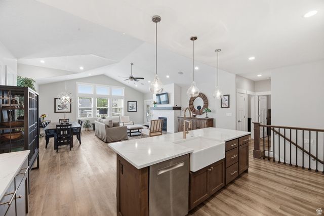 2109 W SUNFLOWER LN, Mapleton, UT 84664
