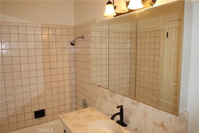 1067 Cheyenne Street, Costa Mesa, CA 92626