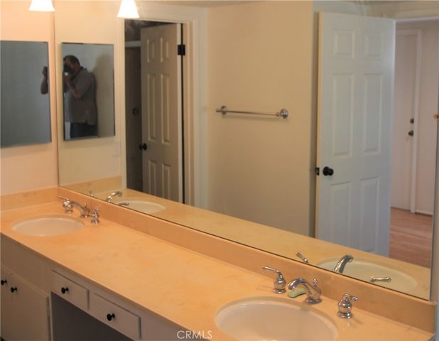 1067 Cheyenne Street, Costa Mesa, CA 92626