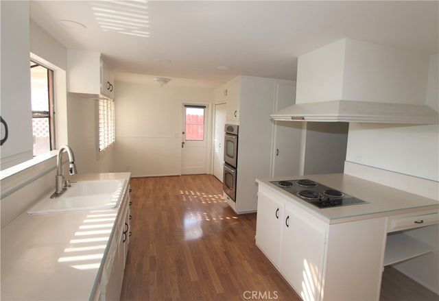 1067 Cheyenne Street, Costa Mesa, CA 92626