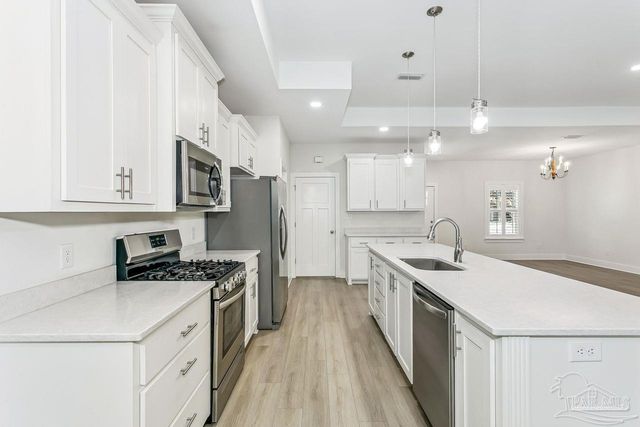 5932 N Bay Point Dr, Pensacola, FL 32507