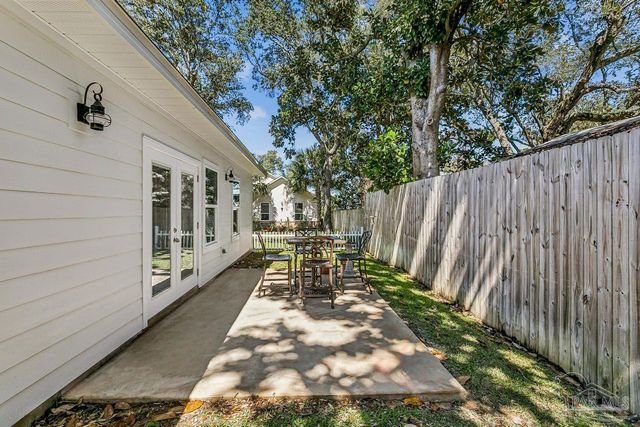 5932 N Bay Point Dr, Pensacola, FL 32507