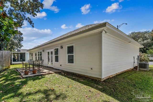 5932 N Bay Point Dr, Pensacola, FL 32507