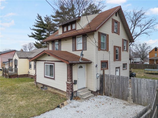 2227 7th Street NE, Canton, OH 44704