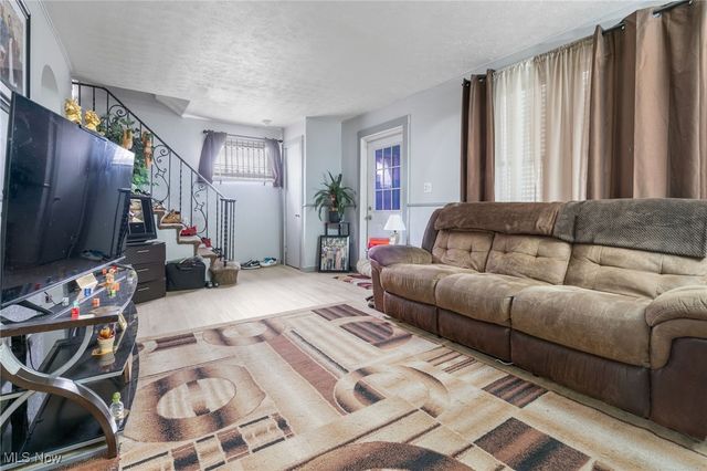 2227 7th Street NE, Canton, OH 44704