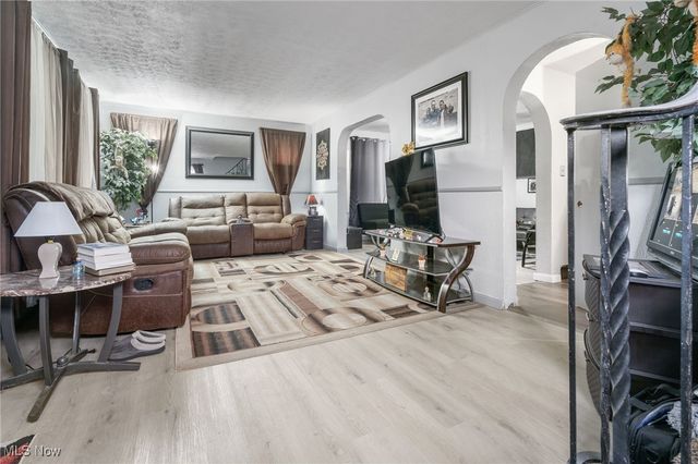 2227 7th Street NE, Canton, OH 44704