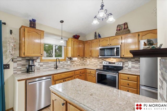 13708 Lillian Street, Omaha, NE 68138