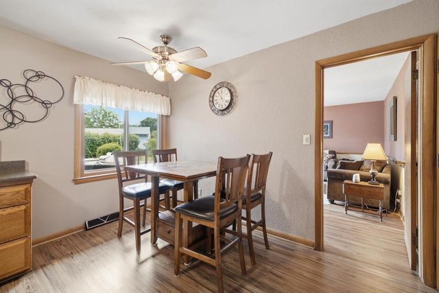 5249 Lakeside DRIVE, Greendale, WI 53129