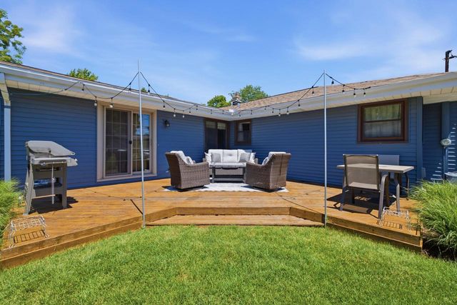 5249 Lakeside DRIVE, Greendale, WI 53129