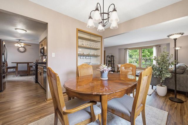 5249 Lakeside DRIVE, Greendale, WI 53129