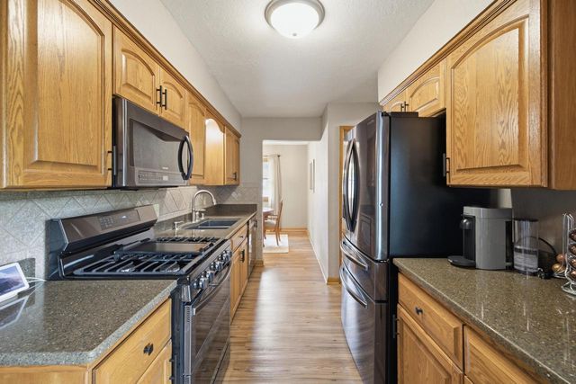 5249 Lakeside DRIVE, Greendale, WI 53129