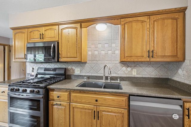 5249 Lakeside DRIVE, Greendale, WI 53129