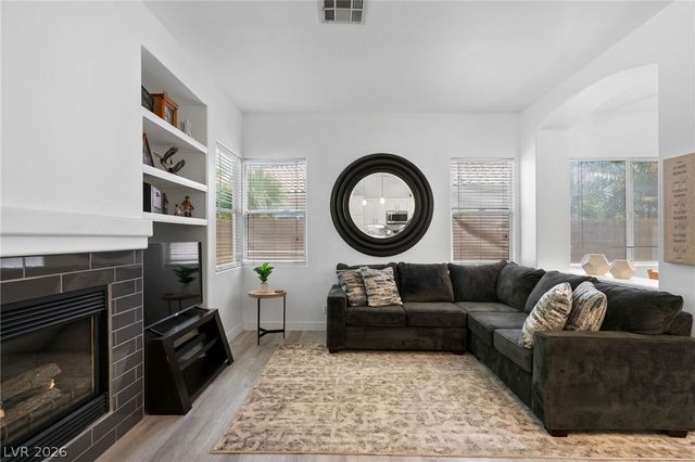 8754 Glennaire Way, Las Vegas, NV 89123