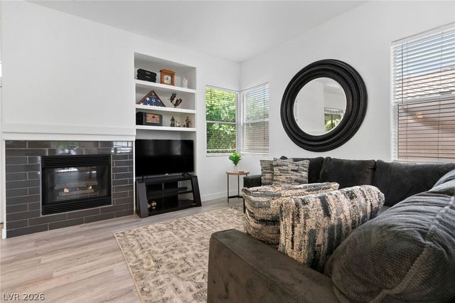 8754 Glennaire Way, Las Vegas, NV 89123