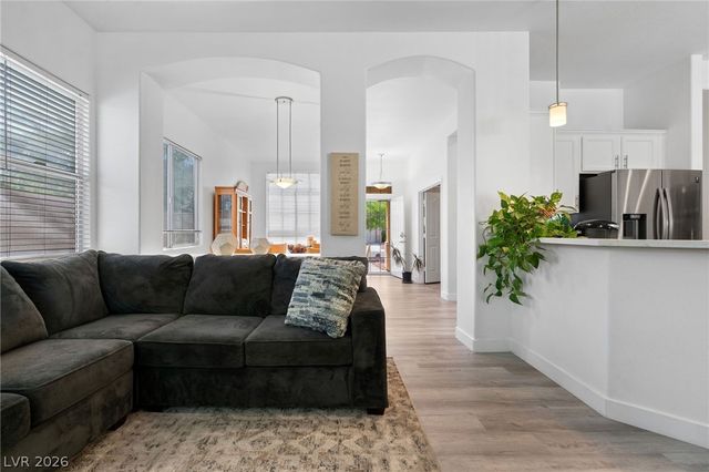 8754 Glennaire Way, Las Vegas, NV 89123