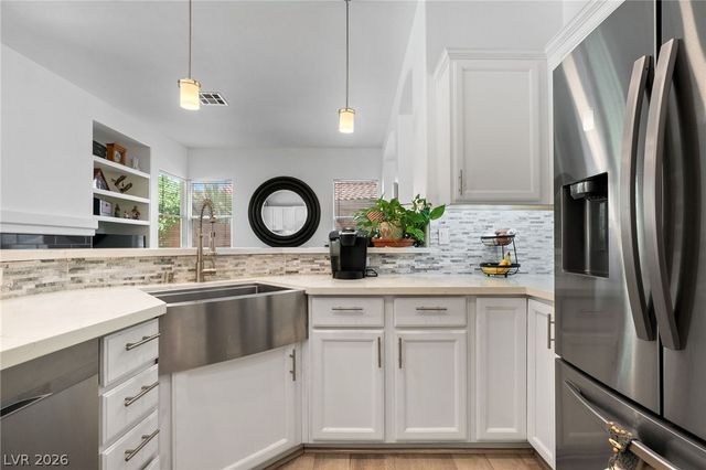 8754 Glennaire Way, Las Vegas, NV 89123