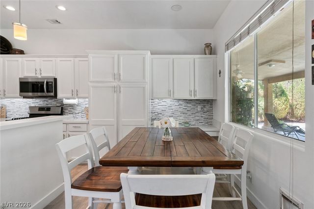 8754 Glennaire Way, Las Vegas, NV 89123