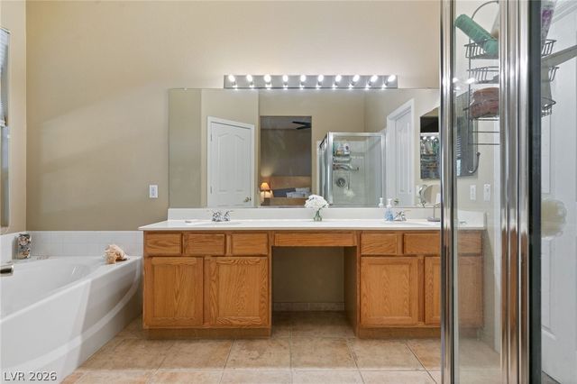 8754 Glennaire Way, Las Vegas, NV 89123