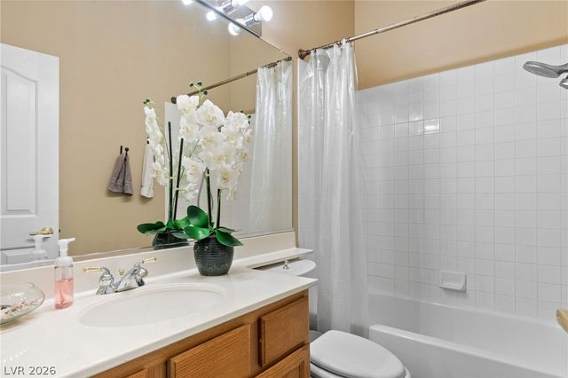 8754 Glennaire Way, Las Vegas, NV 89123