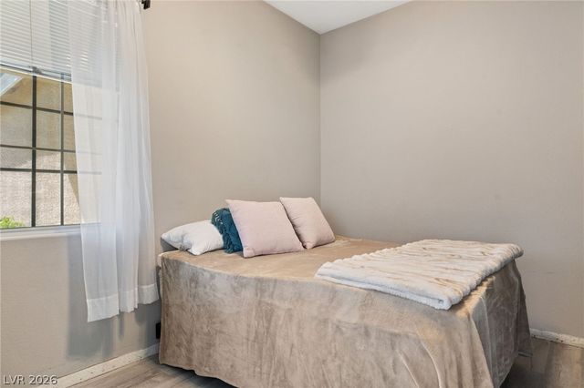 8754 Glennaire Way, Las Vegas, NV 89123