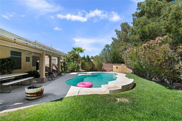 8754 Glennaire Way, Las Vegas, NV 89123