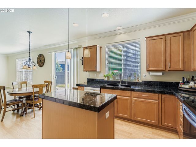 14617 Se THORNAPPLE Ln, Milwaukie, OR 97267