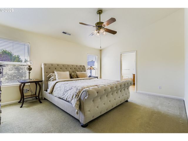 14617 Se THORNAPPLE Ln, Milwaukie, OR 97267