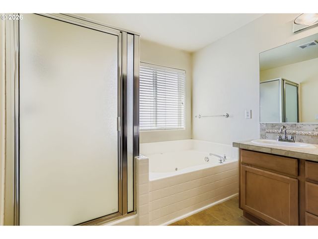 14617 Se THORNAPPLE Ln, Milwaukie, OR 97267