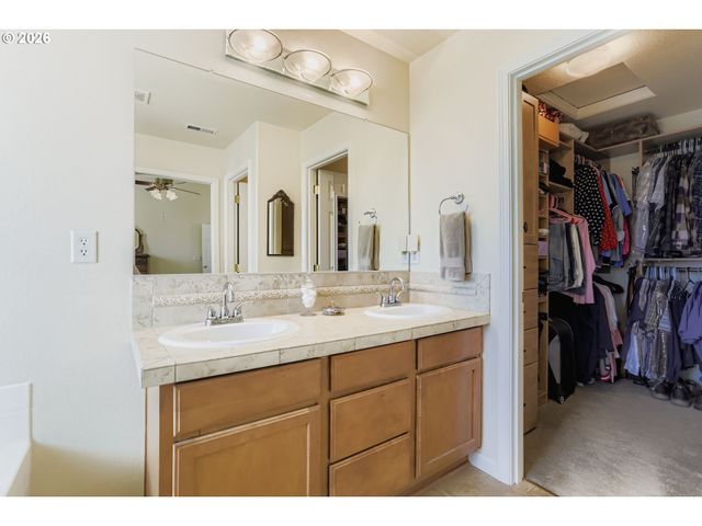 14617 Se THORNAPPLE Ln, Milwaukie, OR 97267