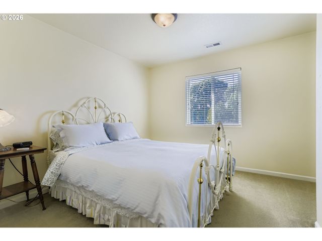 14617 Se THORNAPPLE Ln, Milwaukie, OR 97267