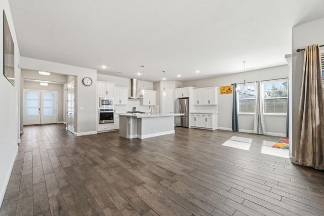 2721 N Armstrong Avenue, Fresno, CA 93727